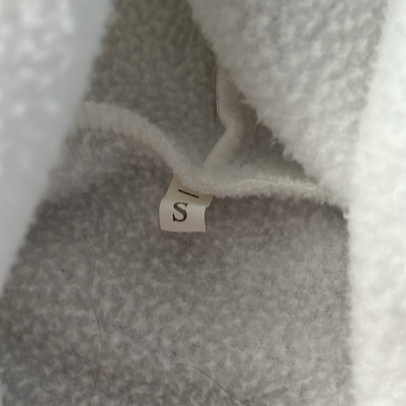 Shein Hoodie - Picture 6 of 6